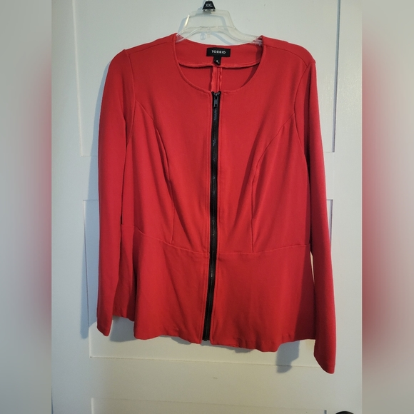 Red top - Picture 1 of 1